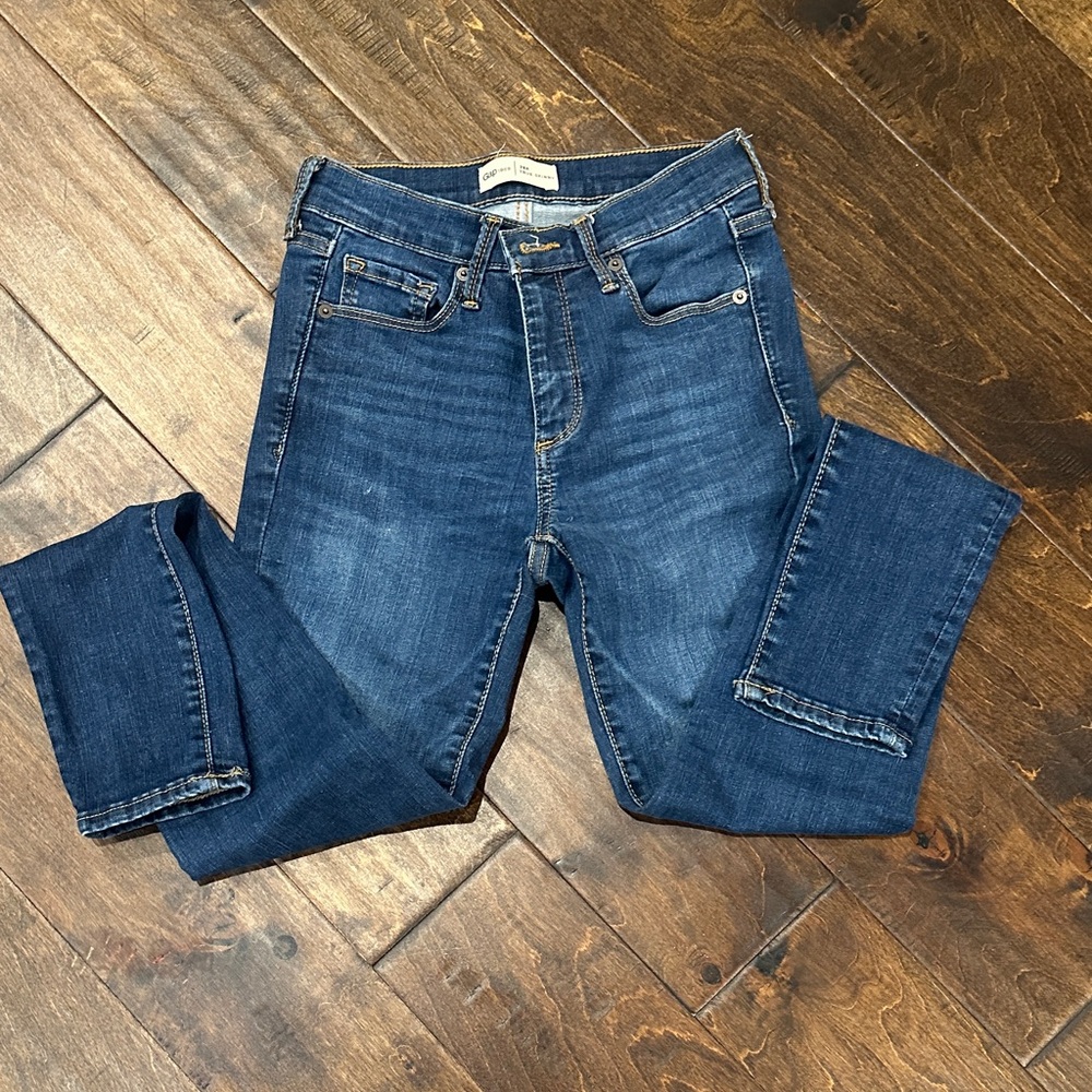GAP Women's Skinny Jeans in Dark Blue